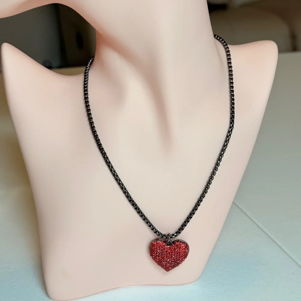⚜️ Vamp Red Heart Pendant Necklace